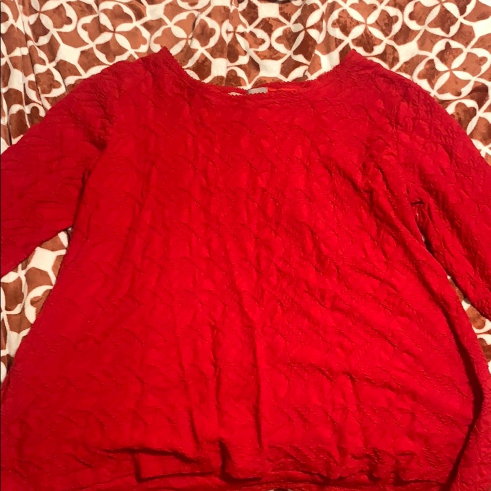 Red quarter sleeve shirt